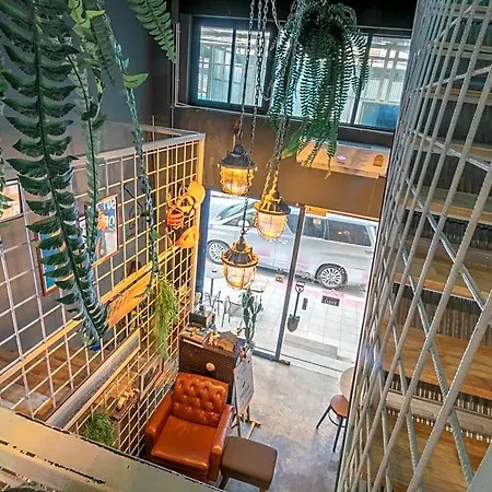 Zhelter Hostel Bangkok By Zuzu